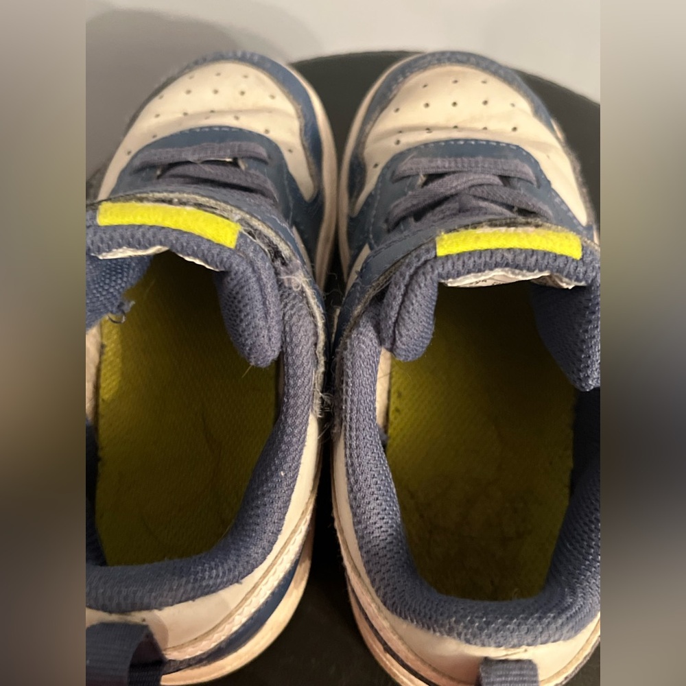 NIKE Court Borough Low 2 Sneakers 10 Toddler Blue Grey Boys Velcro Elastic Laces - Picture 6 of 9